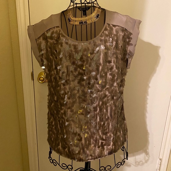 Express blouse with decorative front and soft back - Picture 2 of 4